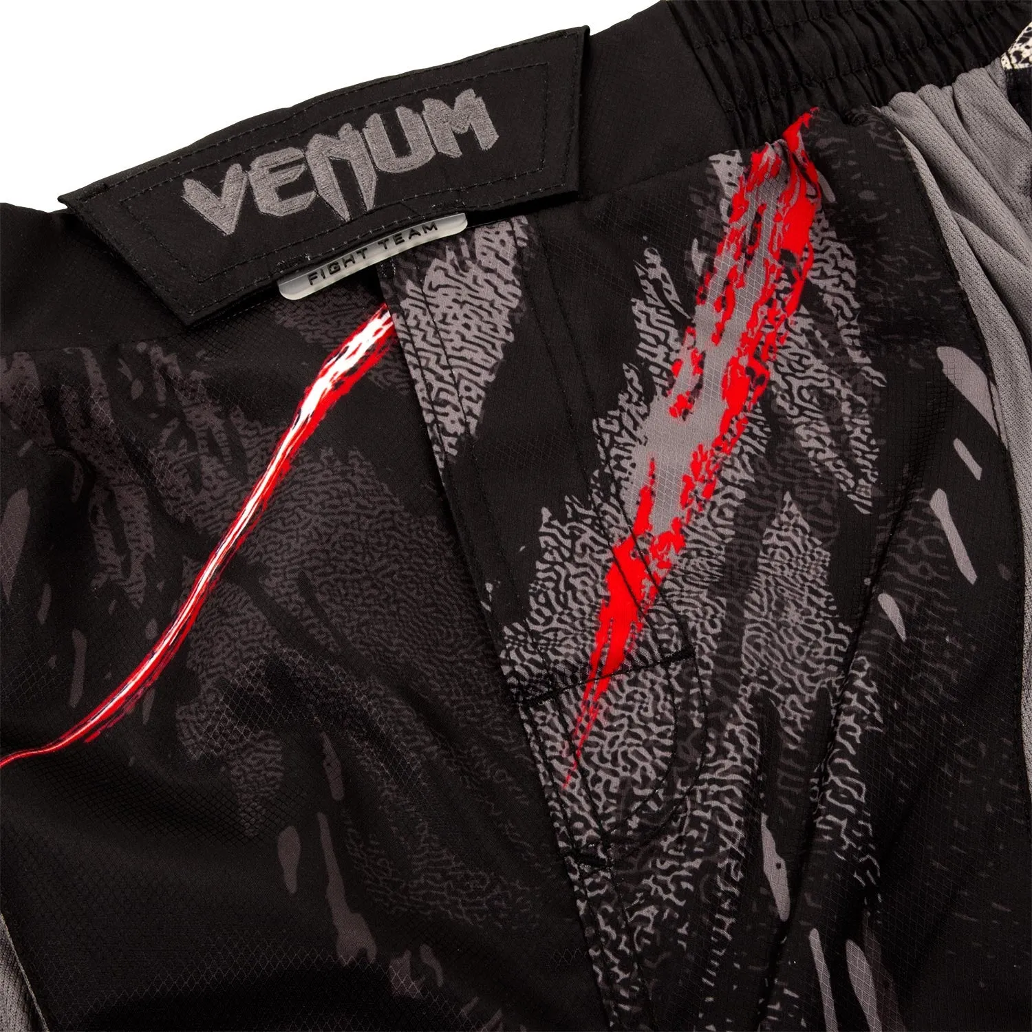 Venum Grizzli Fightshorts - Black/White