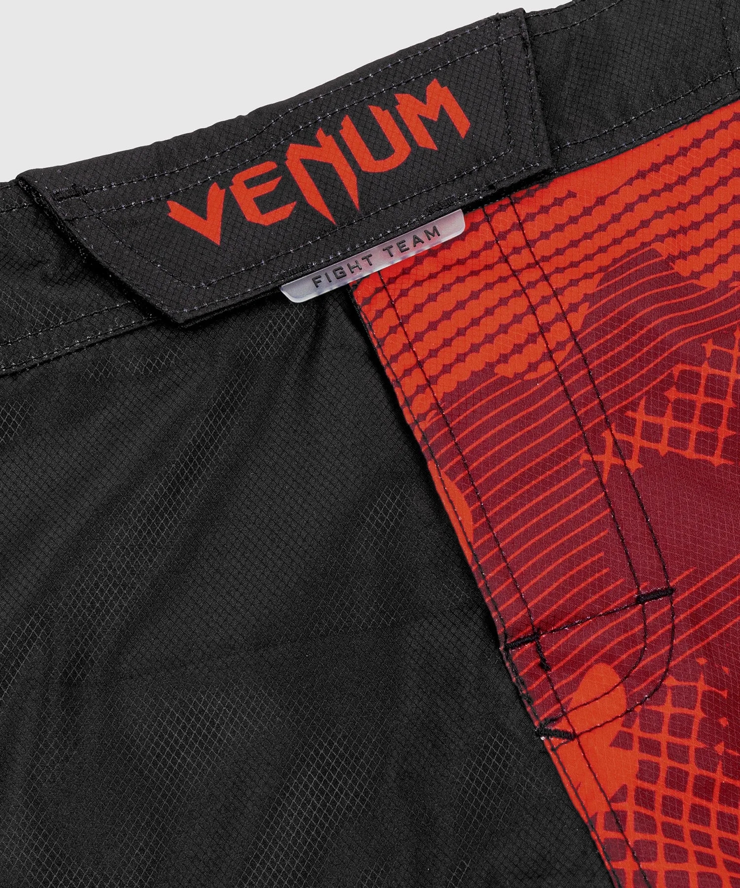 Venum Light 3.0 Fightshorts - Red/Black